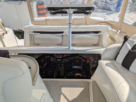 Rinker 330 Fiesta Vee image