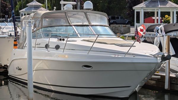 Rinker 330 Fiesta Vee 