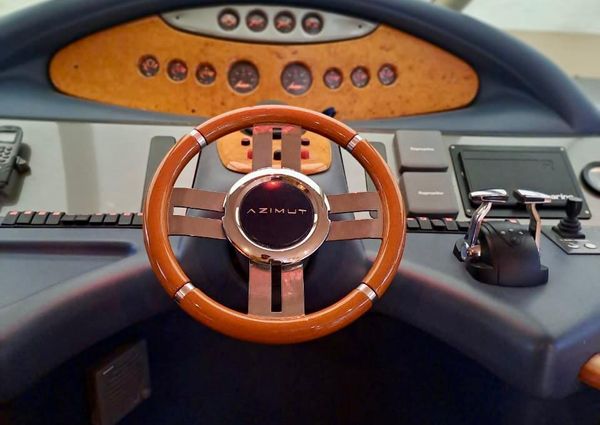 Azimut 62 image