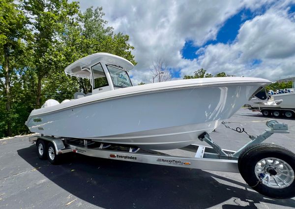 Everglades 285-CENTER-CONSOLE image