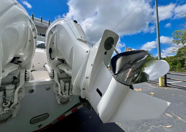 Everglades 285-CENTER-CONSOLE image