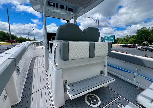 Everglades 285-CENTER-CONSOLE image