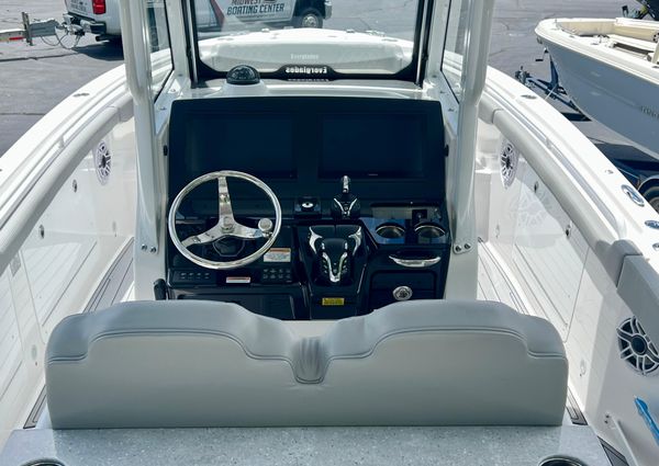 Everglades 285-CENTER-CONSOLE image