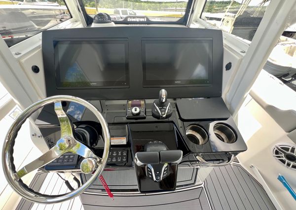 Everglades 285-CENTER-CONSOLE image