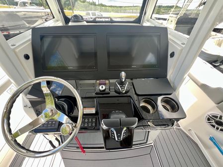 Everglades 285-CENTER-CONSOLE image