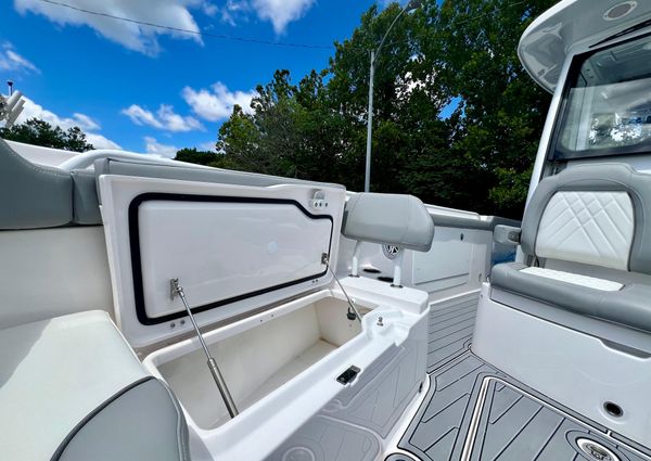 Everglades 285-CENTER-CONSOLE image