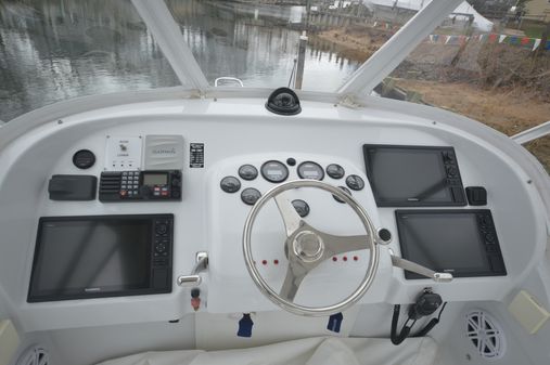 Bertram 31 Flybridge Cruiser image