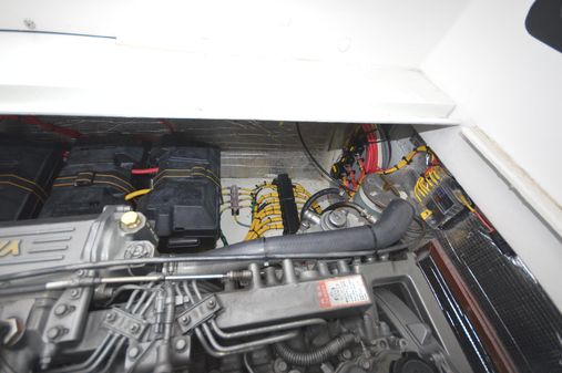 Bertram 31 Flybridge Cruiser image