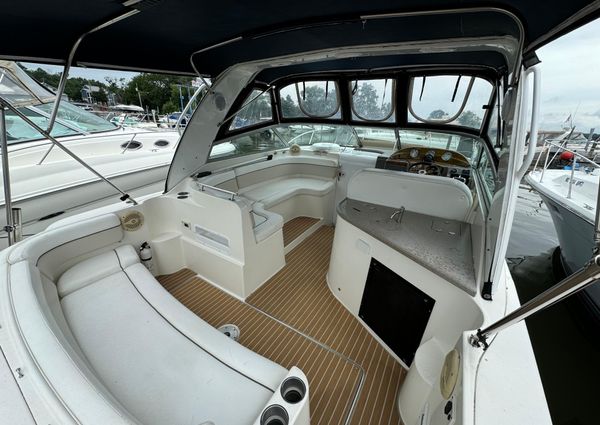 Rinker 320 Express Cruiser image