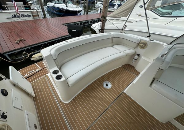 Rinker 320 Express Cruiser image