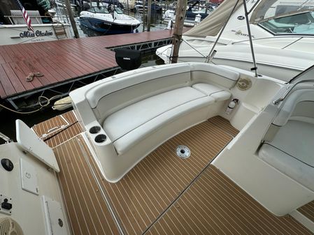 Rinker 320 Express Cruiser image