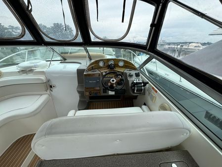 Rinker 320 Express Cruiser image