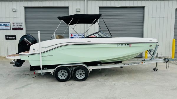 Bayliner DX2000 