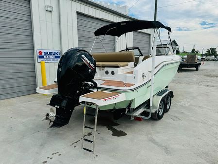 Bayliner DX2000 image