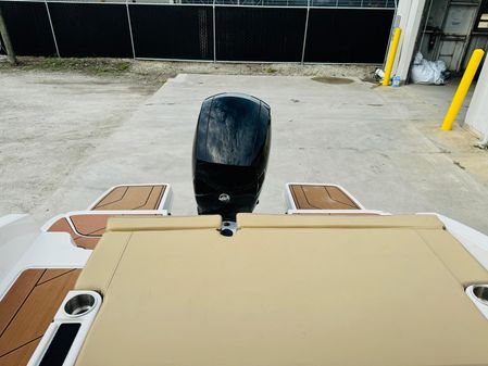 Bayliner DX2000 image