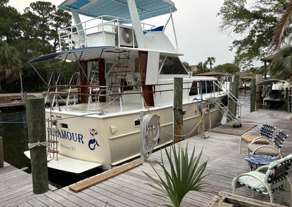 Hatteras 44 Tri Cabin image