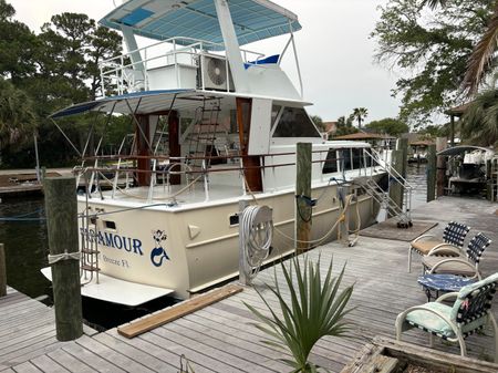 Hatteras 44 Tri Cabin image