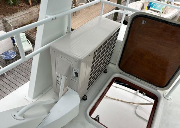 Hatteras 44 Tri Cabin image