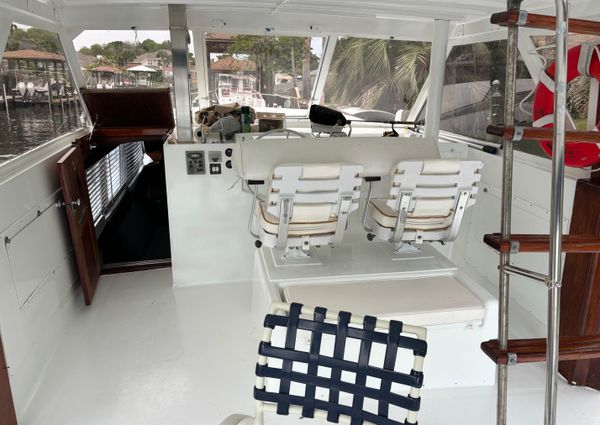 Hatteras 44 Tri Cabin image