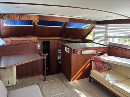 Hatteras 44 Tri Cabin image