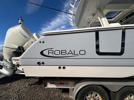 Robalo R360-CENTER-CONSOLE image