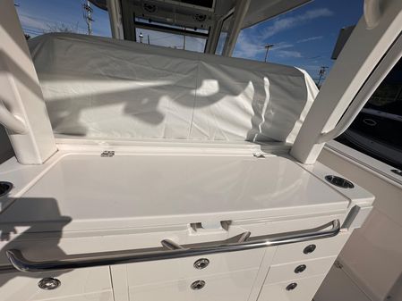 Robalo R360-CENTER-CONSOLE image