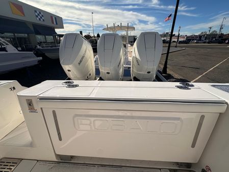 Robalo R360-CENTER-CONSOLE image