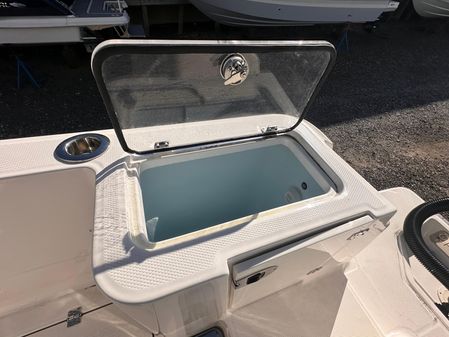 Robalo R360-CENTER-CONSOLE image