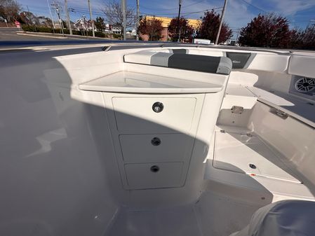 Robalo R360-CENTER-CONSOLE image