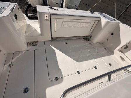 Robalo R360-CENTER-CONSOLE image