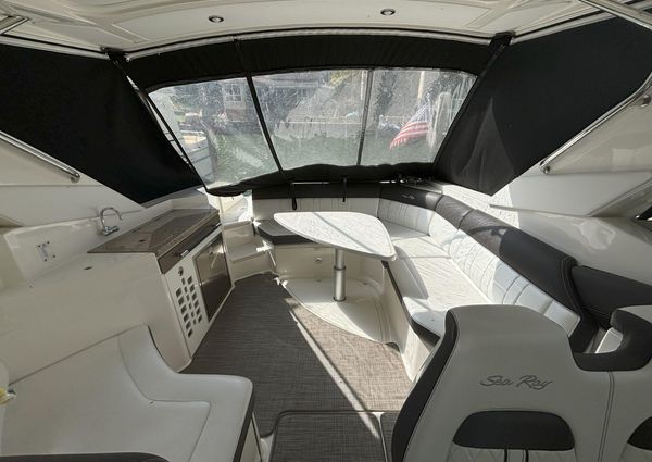 Sea Ray 350 SLX image