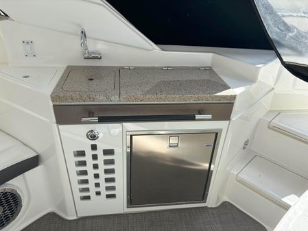 Sea Ray 350 SLX image