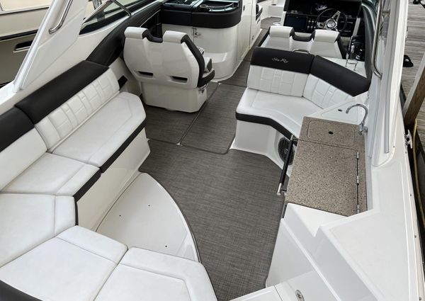 Sea Ray 350 SLX image