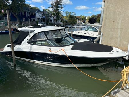 Sea Ray 350 SLX image