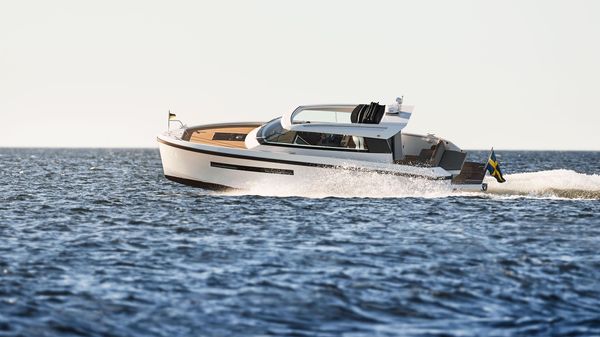 Delta Powerboats 33 Coupe 