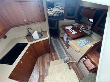 Cruisers Yachts 3470 Express image