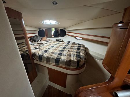 Cruisers Yachts 3470 Express image