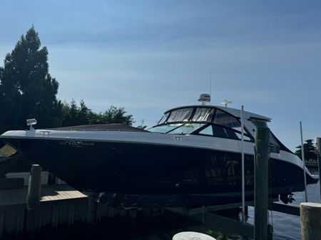 Sea Ray SLX 400 image