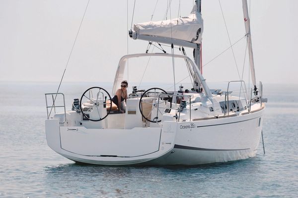 Beneteau Oceanis 35.1 - main image