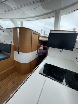 Bertram 35 Flybridge image