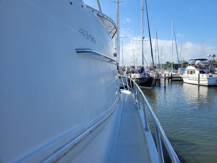 Carver 43 Super Sport image