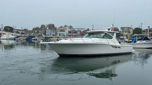 Tiara Yachts 3900 