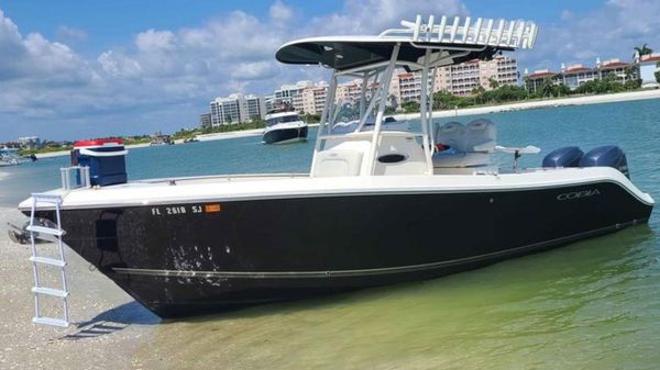 Cobia 237 Center Console 