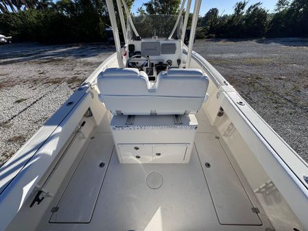 Cobia 237-CENTER-CONSOLE image