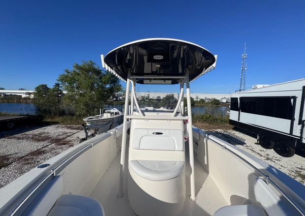 Cobia 237-CENTER-CONSOLE image