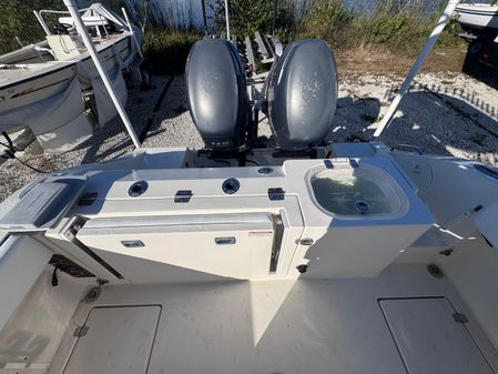 Cobia 237-CENTER-CONSOLE image