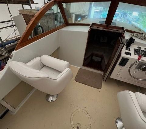 Hunt Yachts Surfhunter 25 image