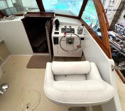 Hunt Yachts Surfhunter 25 image