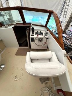 Hunt Yachts Surfhunter 25 image