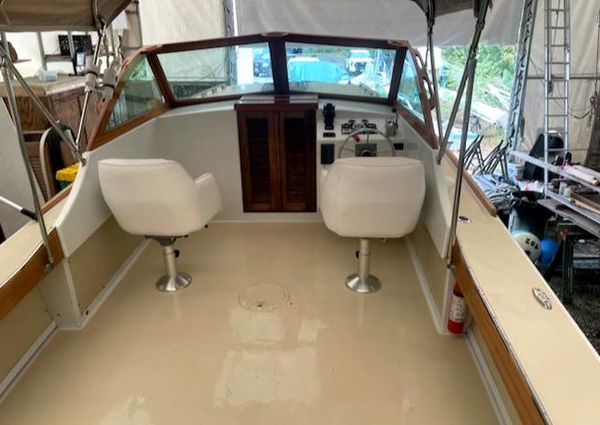 Hunt Yachts Surfhunter 25 image